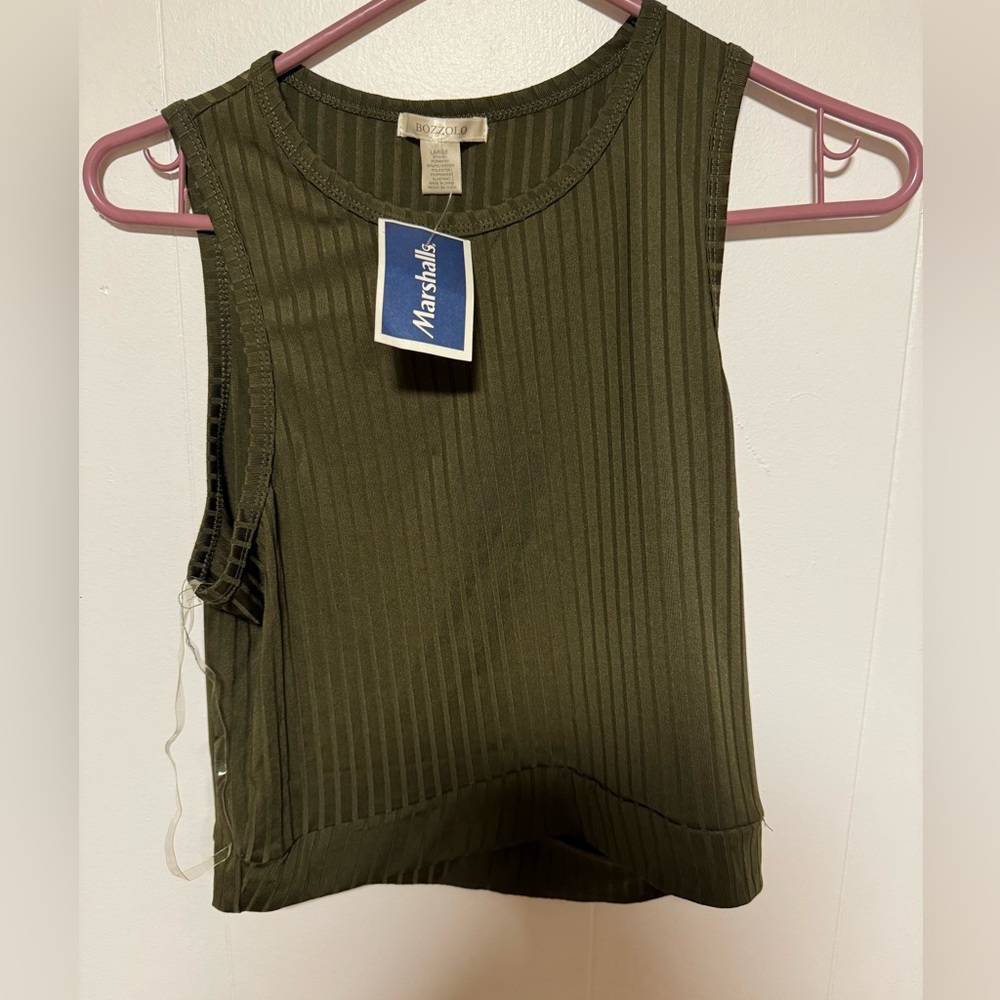 Women’s tank top size Large